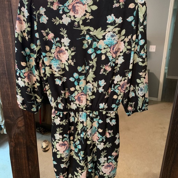 Romper from Papaya - Picture 3 of 4